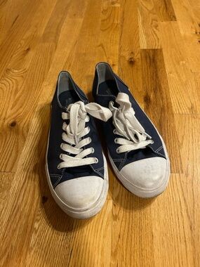 Mossimo Navy sneakers